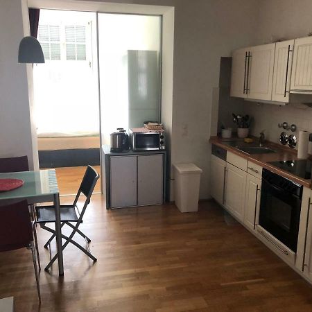 Ferienwohnung Mitten In Висбаден Екстериор снимка