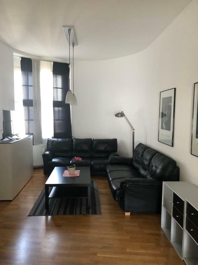 Ferienwohnung Mitten In Висбаден Екстериор снимка