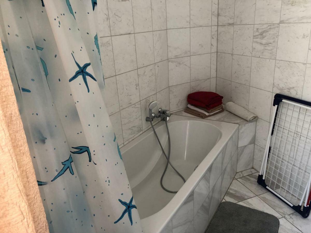 Ferienwohnung Mitten In Висбаден Екстериор снимка